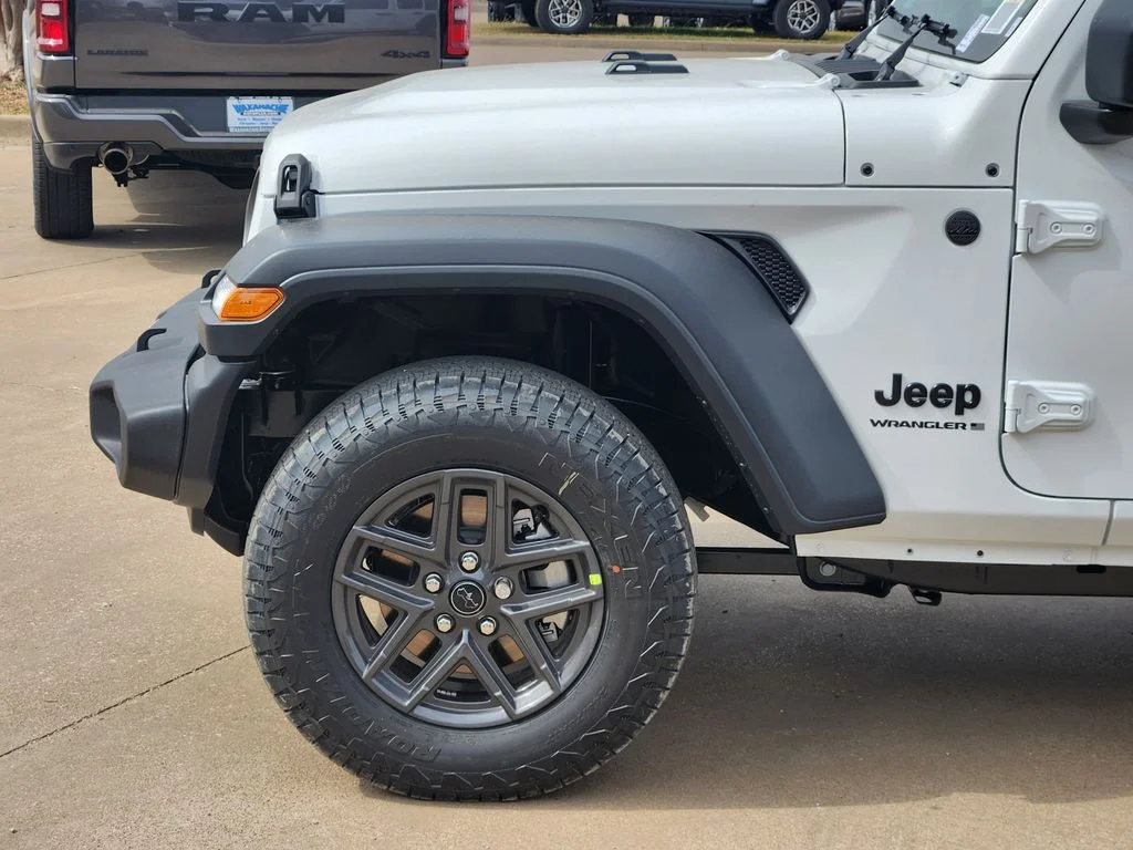 New 2026 Bright White Clear-Coat Exterior Paint Jeep Sport S image 6