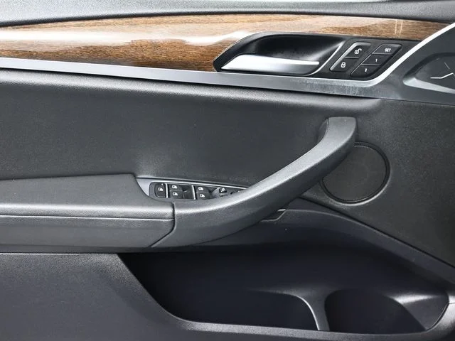 Used 2019 Black BMW sDrive30i image 8