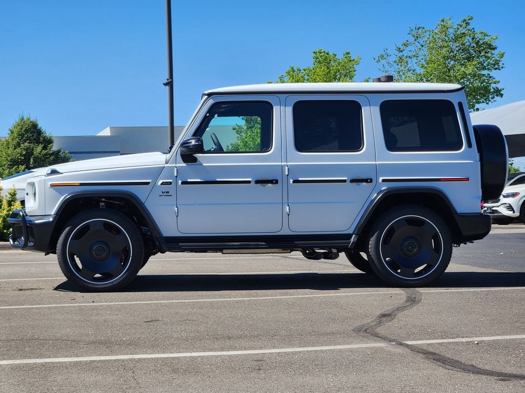 New 2027 MANUFAKTUR Moonlight White Magno Mercedes-Benz AMG® G 63 image 5