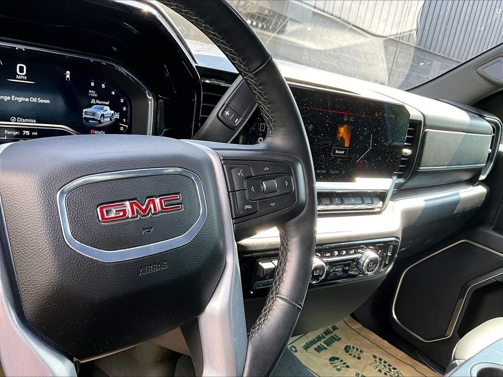 Used 2025 Black GMC SLT image 21