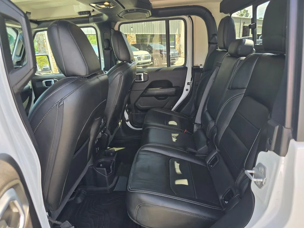 Certified Used 2020 White Jeep Overland image 11