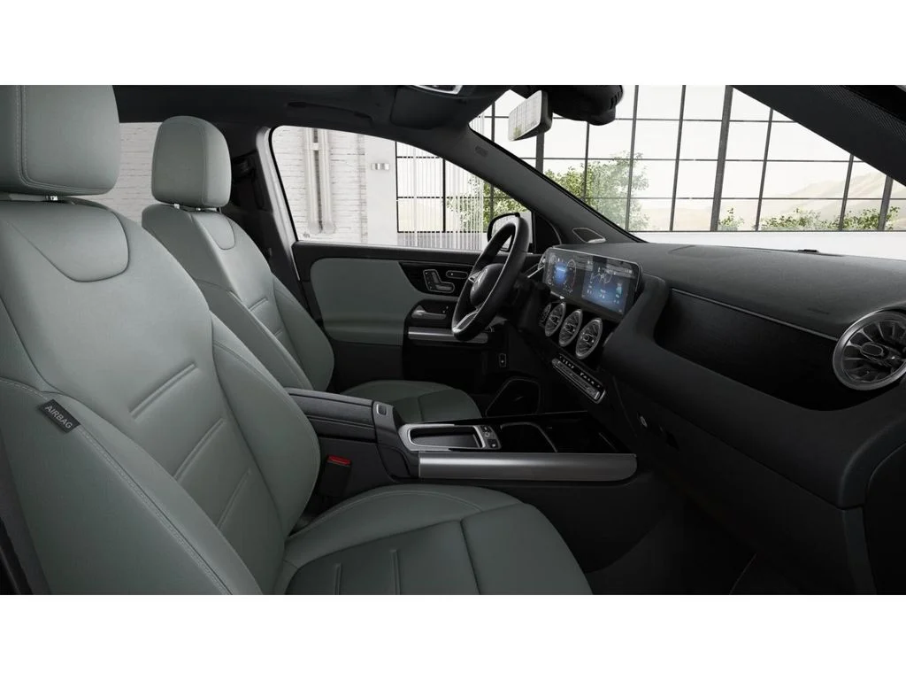 New 2026 White Mercedes-Benz GLA 250 image 4