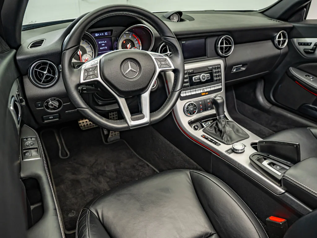 Used 2013 Silver Mercedes-Benz SLK 250 image 33