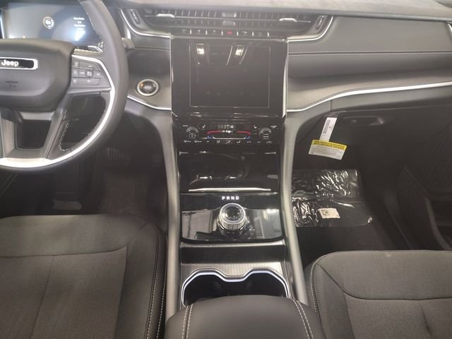 2025 Jeep Grand Cherokee Laredo - Photo 11