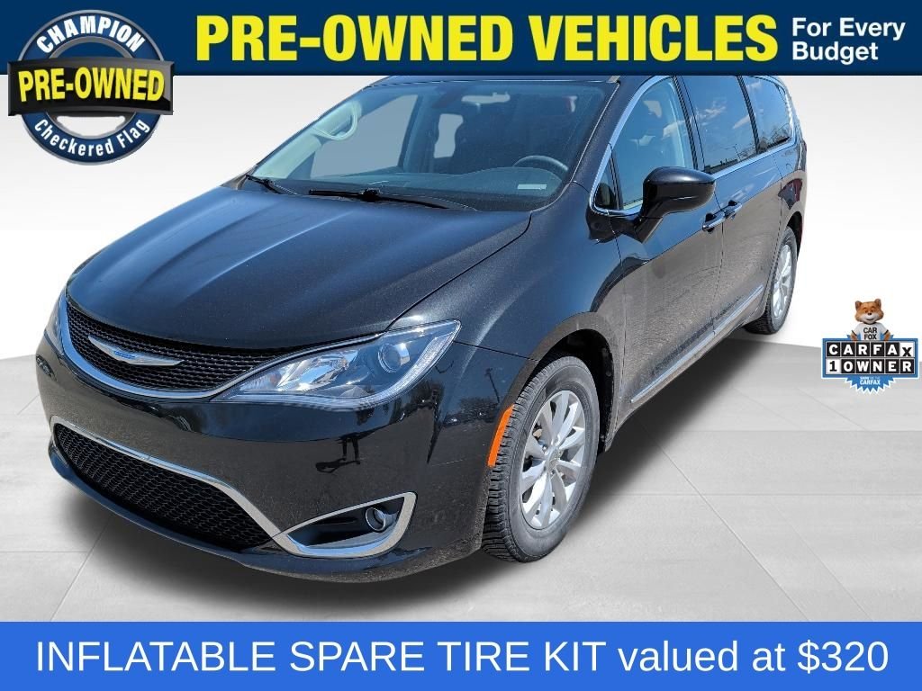 2018 Chrysler Pacifica Touring L's photo