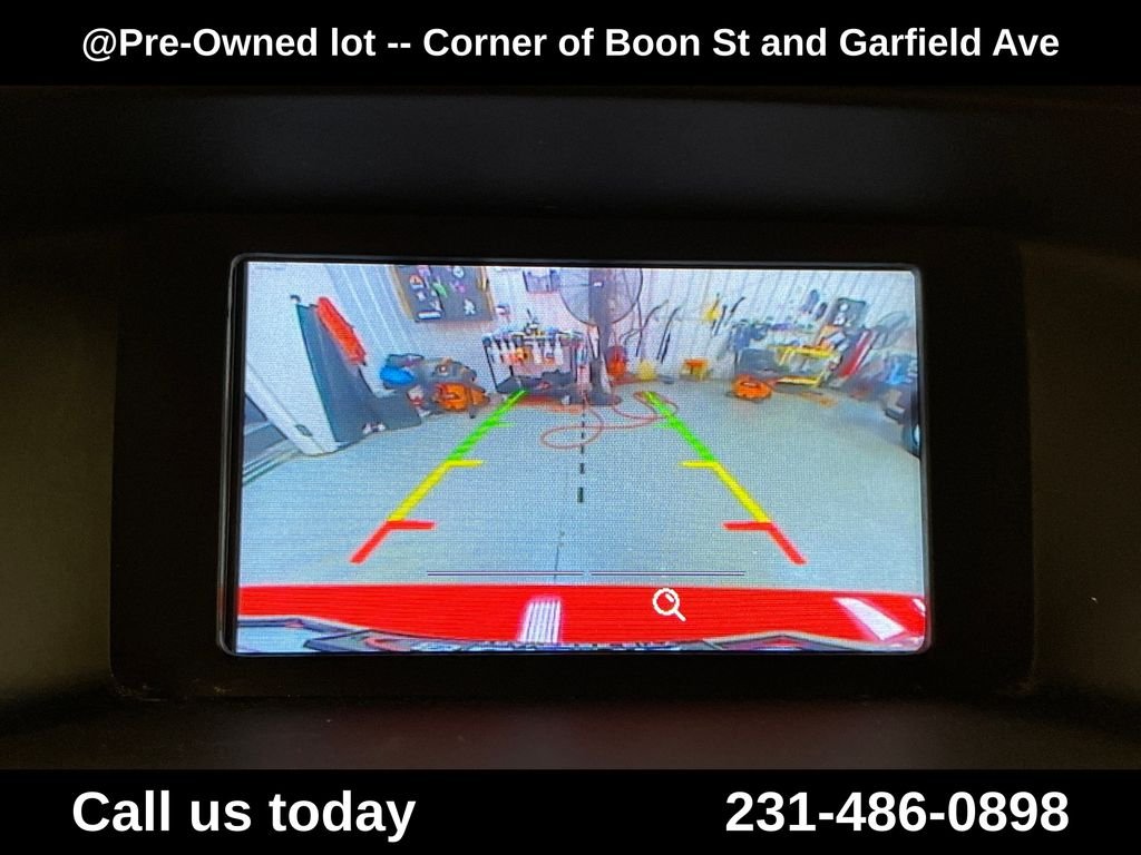 Used 2015 Red Ford SE image 27