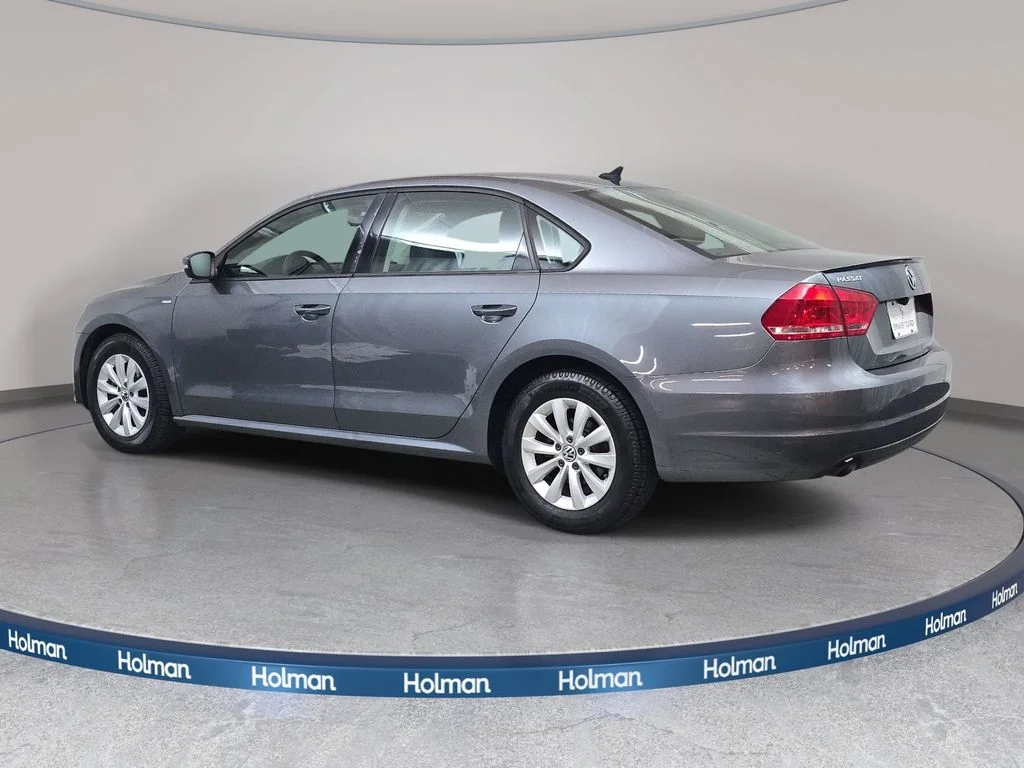 Used 2014 Platinum Gray Metallic Volkswagen 2.5L Wolfsburg Edition image 8