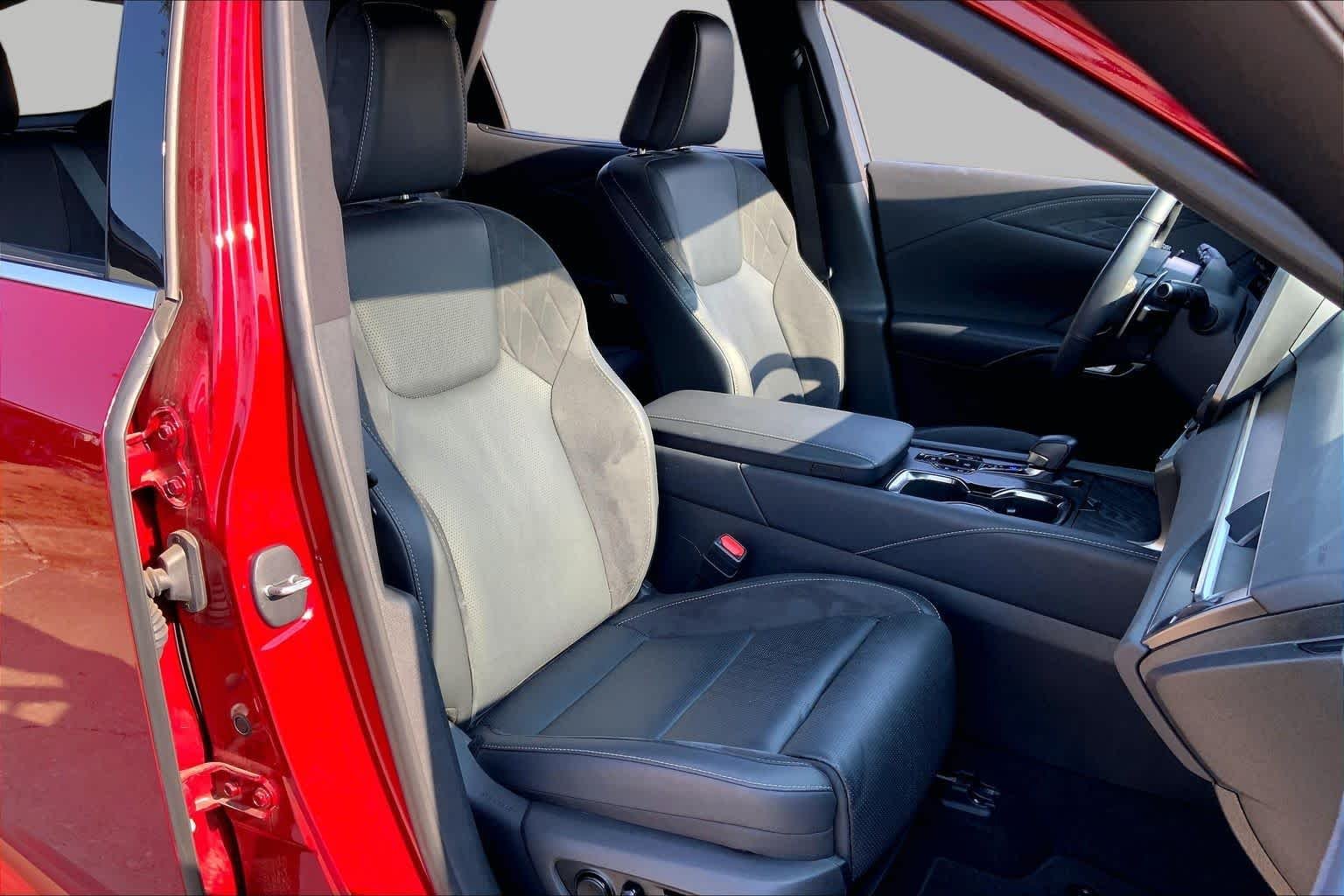 Used 2025 Matador Red Mica Lexus Luxury image 9