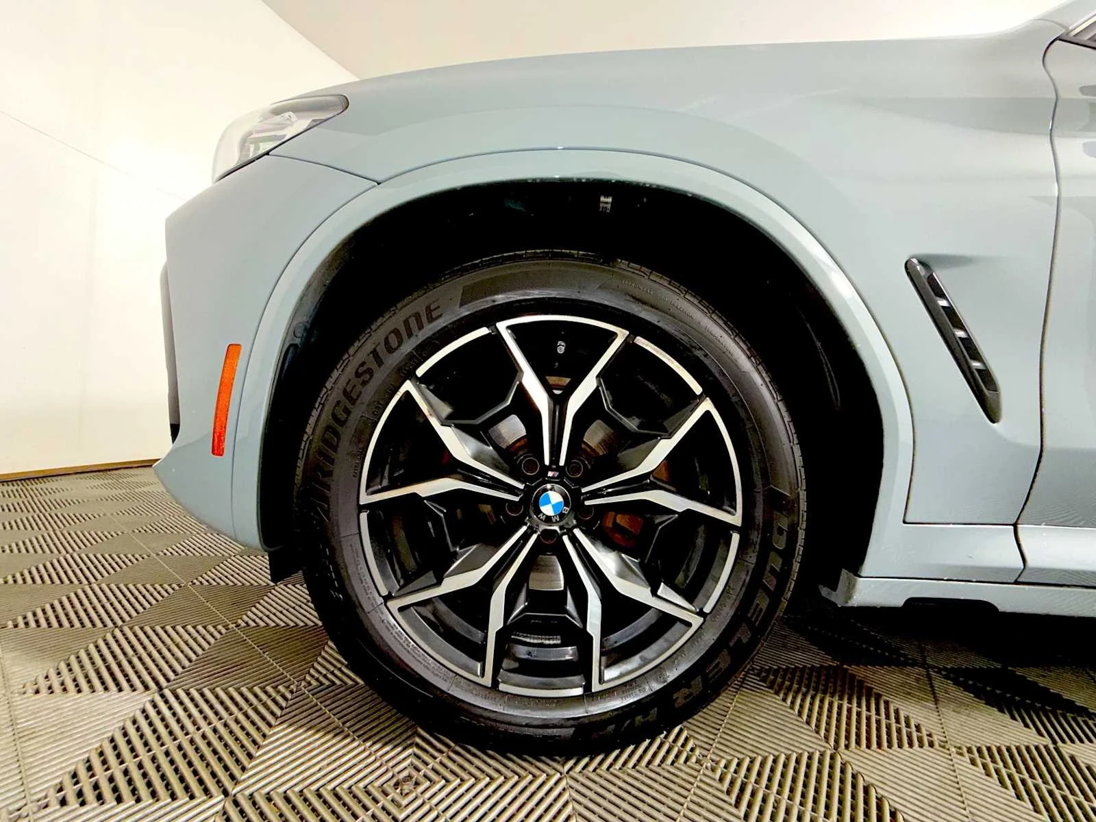 2025 BMW X4 30i - Photo 8