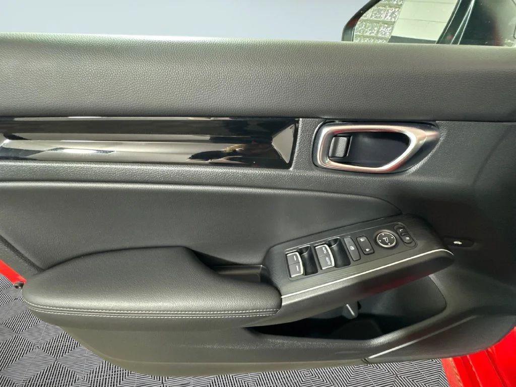 2025 Honda Civic Sport Touring - Photo 17