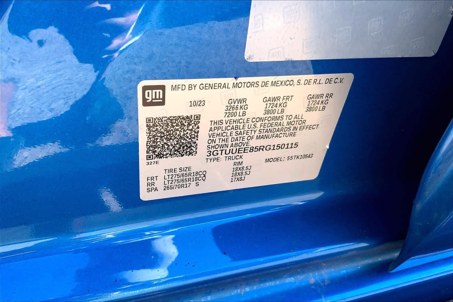 Used 2024 Dynamic Blue Metallic GMC AT4 image 37