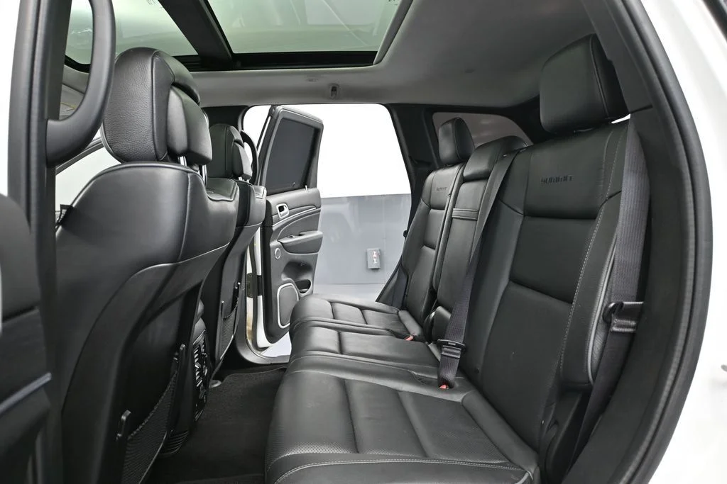 Used 2021 Off-white Jeep Summit image 32