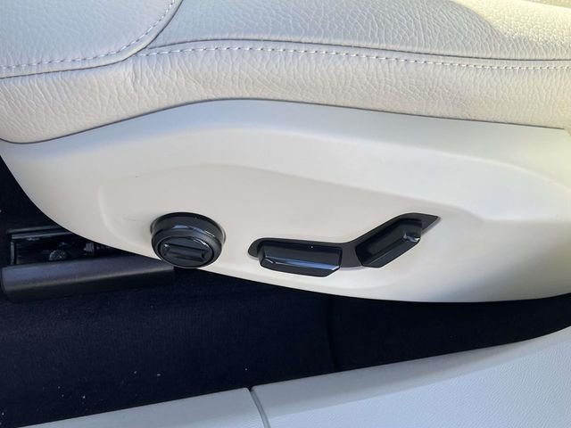 2025 Volvo XC60 Plus - Photo 20