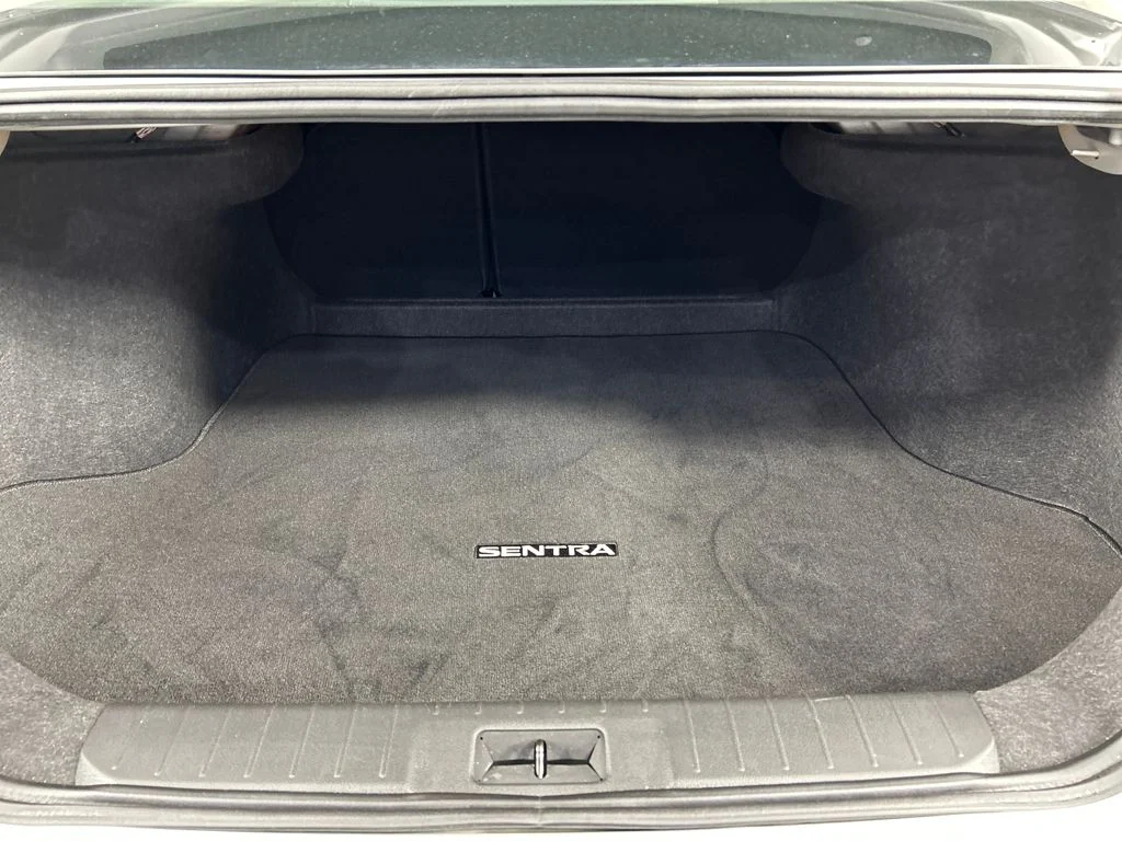 Used 2023 Silver Nissan S image 18