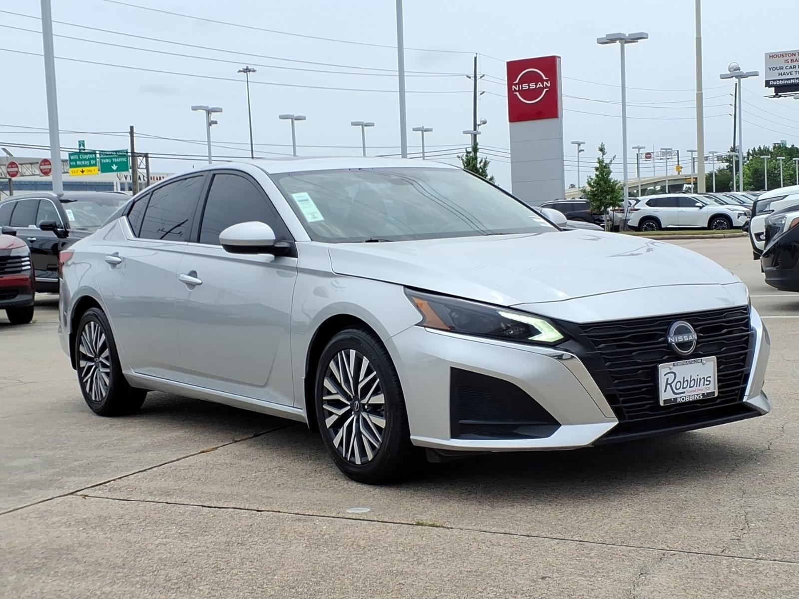 2024 Nissan Altima 2.5 SV - 2