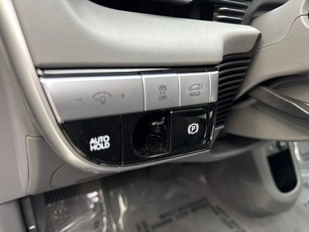 Used 2024 Green Hyundai SEL image 55