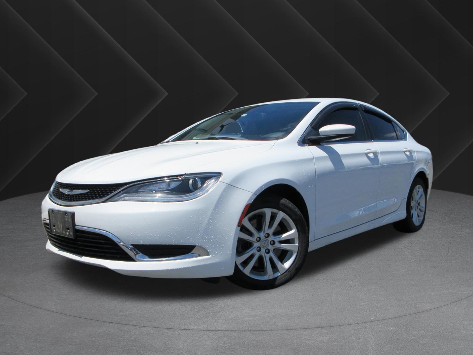 2016 Chrysler 200 Limited's photo
