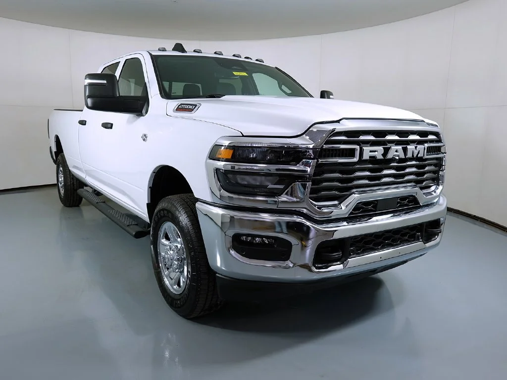 New 2027 White Ram Tradesman image 1