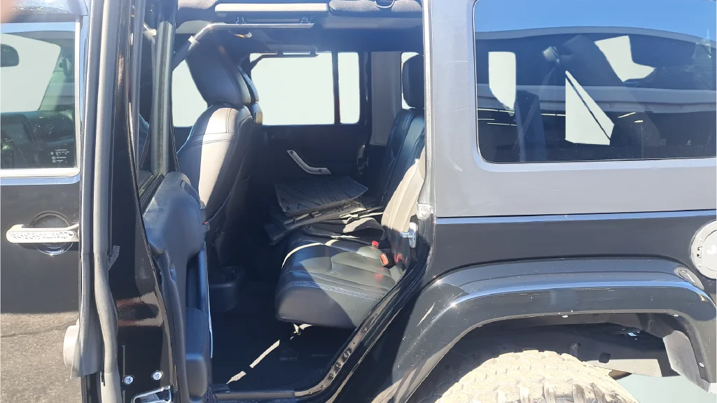 Used 2015 Black Jeep Unlimited Sahara image 11