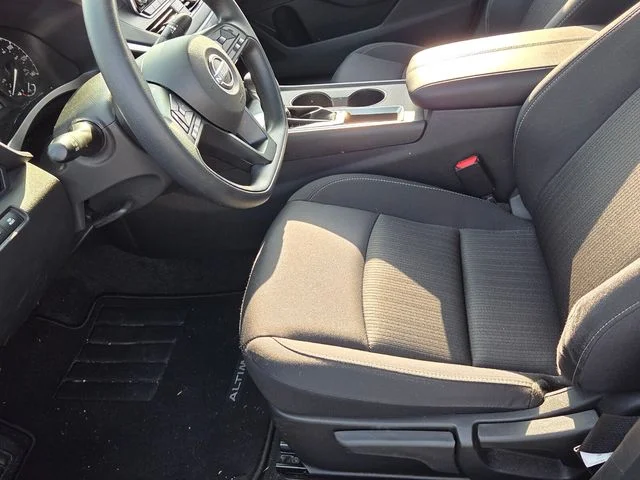 Used 2025 Silver Nissan 2.5 S image 5