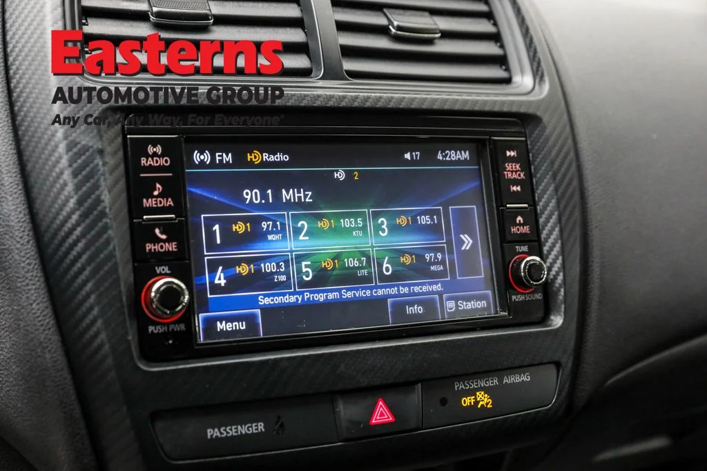 Used 2023 Silver Mitsubishi 2.0 ES image 18