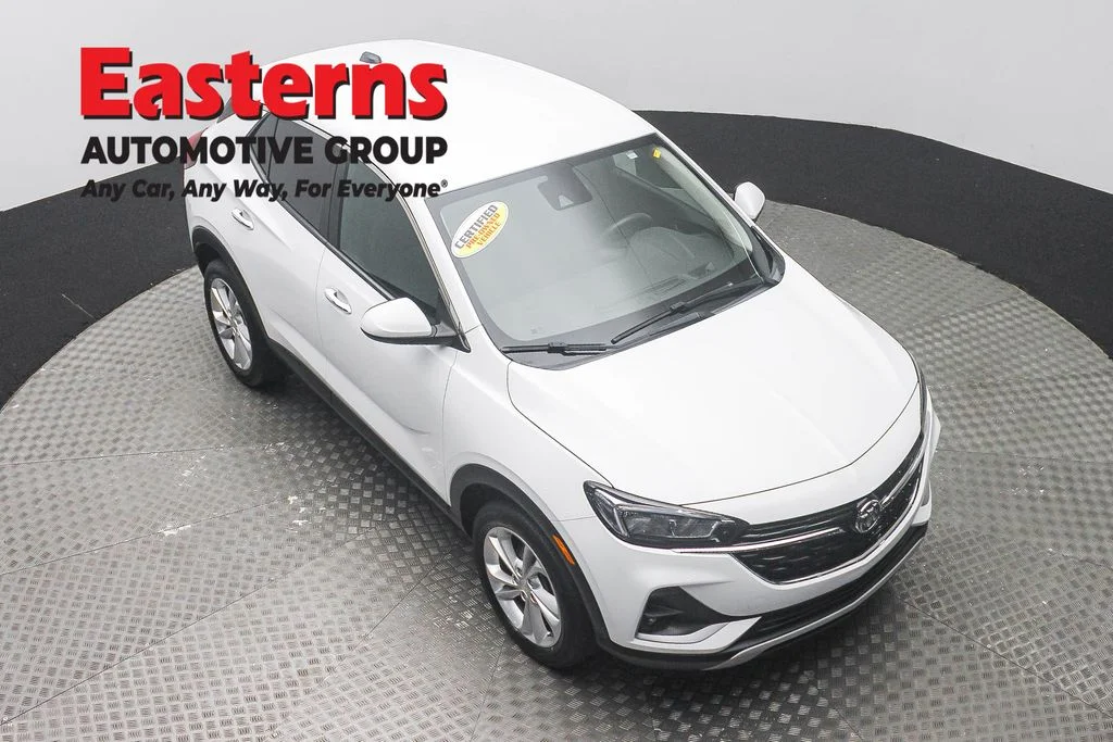 Used 2022 White Buick Preferred image 3