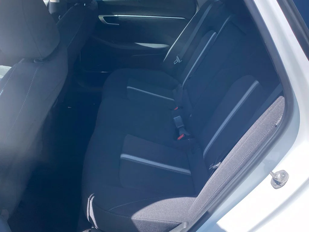 Used 2025 White Hyundai SEL image 7