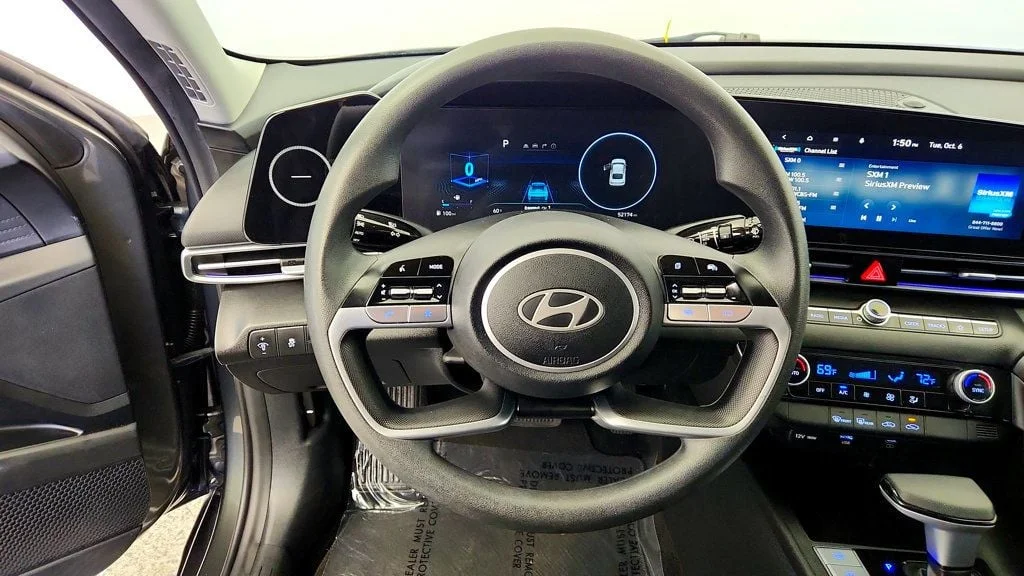 Used 2024 Amazon Gray Hyundai SEL IVT image 13