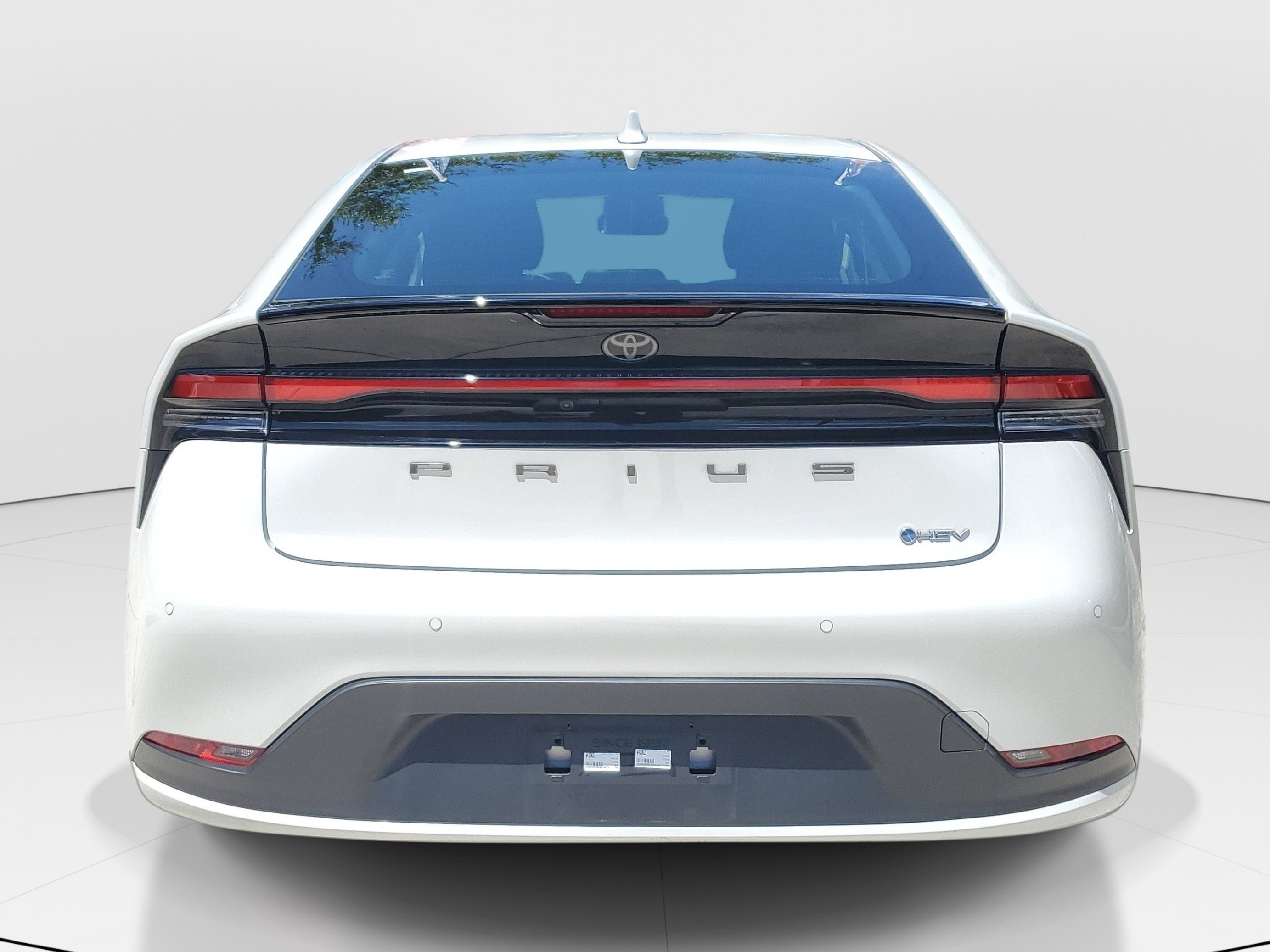 Certified Used 2024 Pearl Toyota LE image 5
