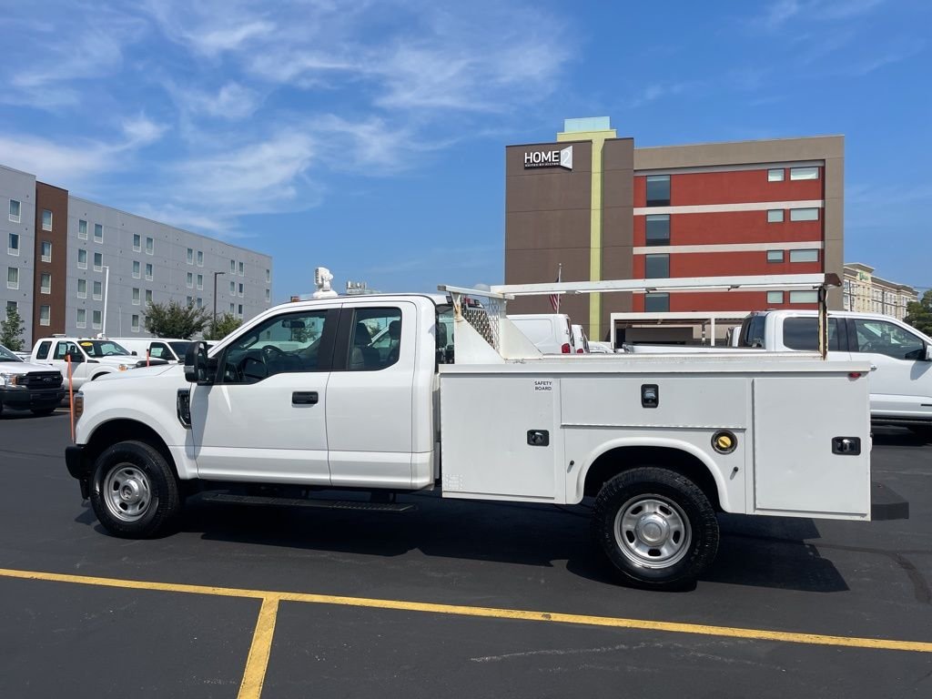 2019 Ford F-350 Super Duty Chassis Cab XL - Photo 10