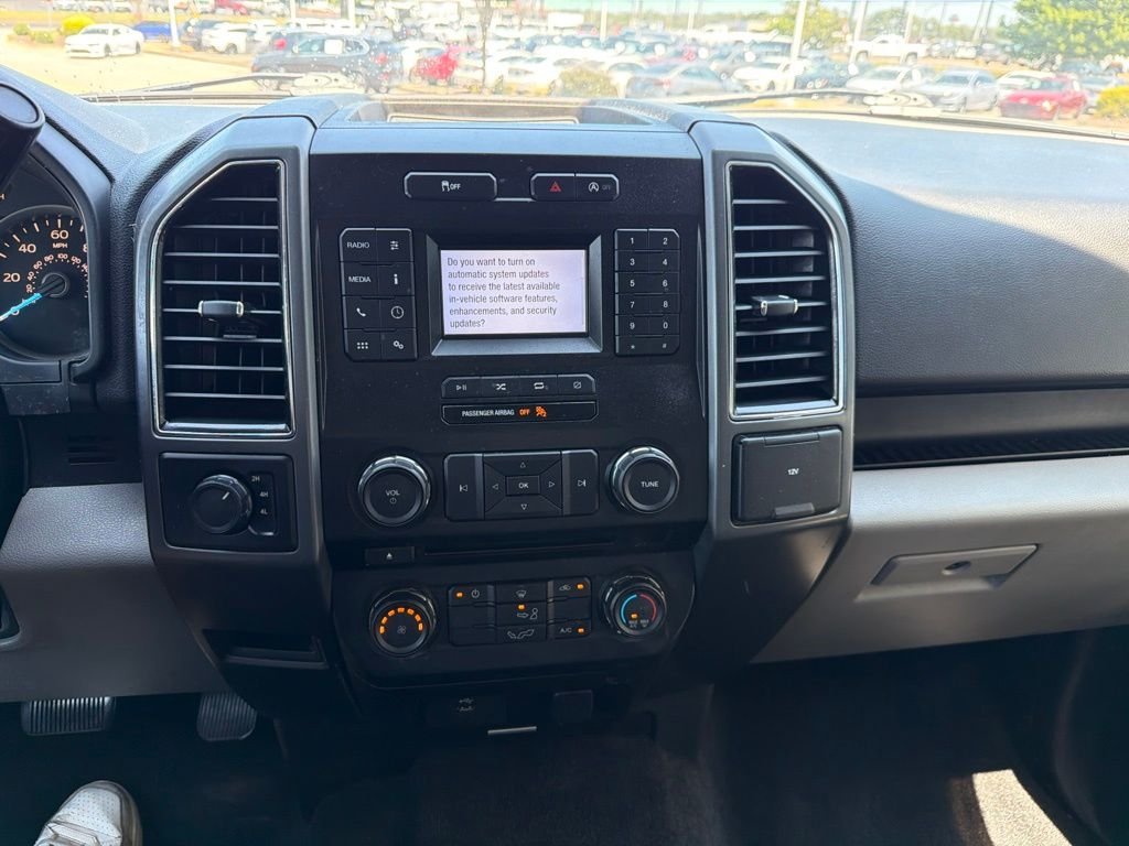 Used 2018 Gray Ford XLT image 22
