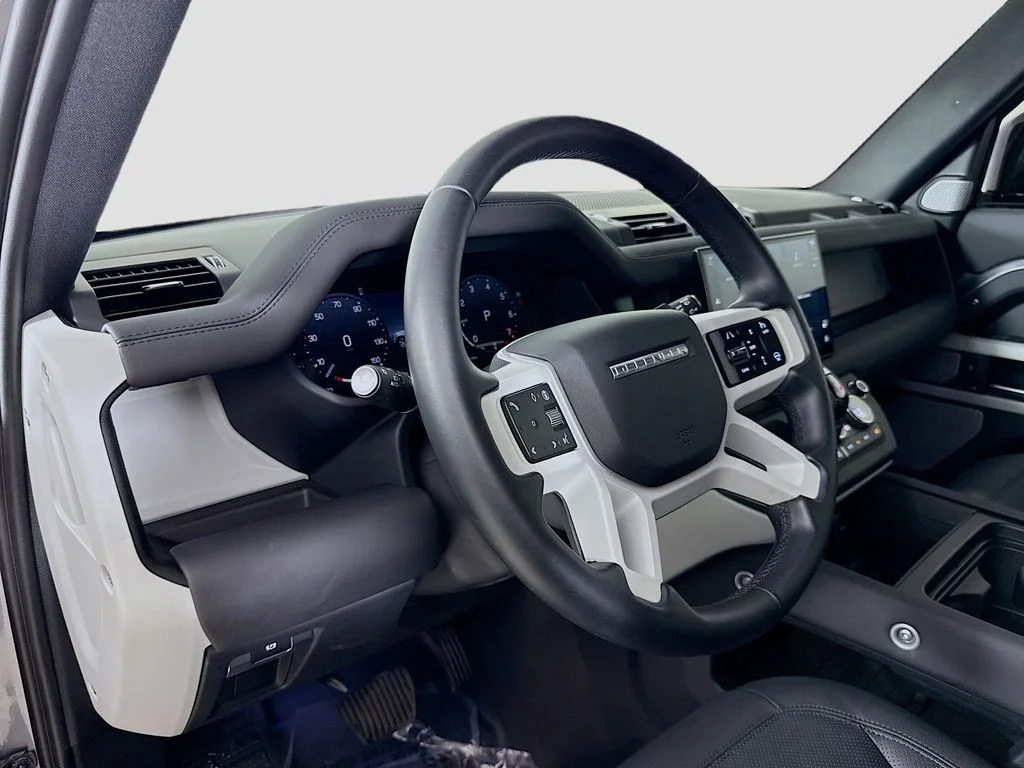 Used 2024 Gray Land Rover S image 9