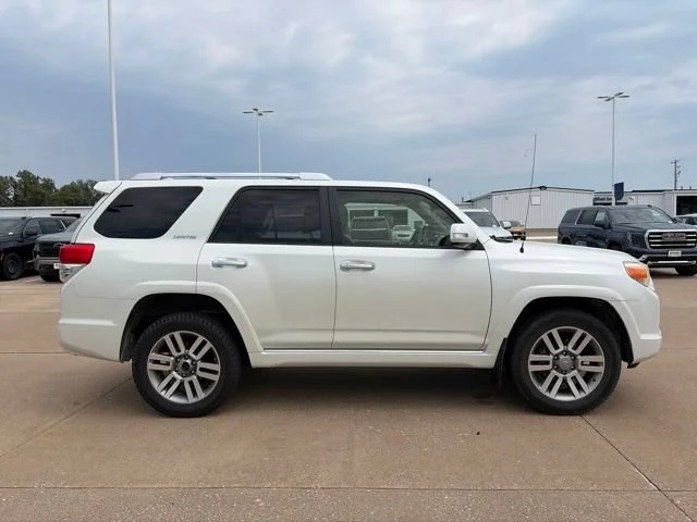 Used 2012  Toyota SR5 image 2