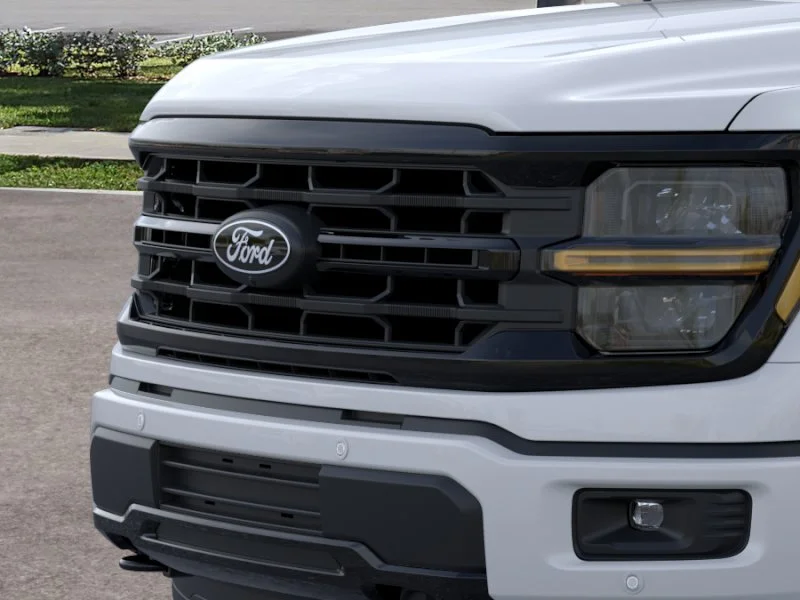 New 2026 Oxford White Ford XLT image 17