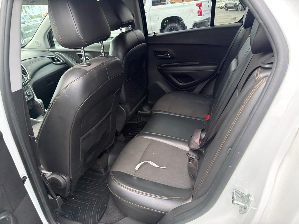 Used 2018 White Chevrolet LT image 7