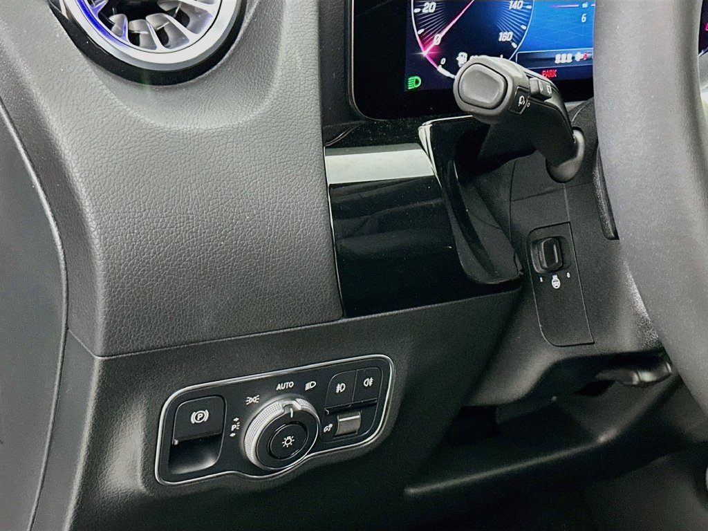 New 2026 Cirrus Silver Metallic Mercedes-Benz GLA 250 image 39