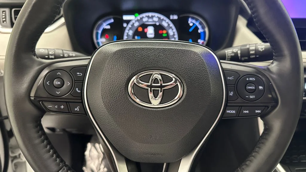 Certified Used 2025 Beige Toyota XLE Premium image 14