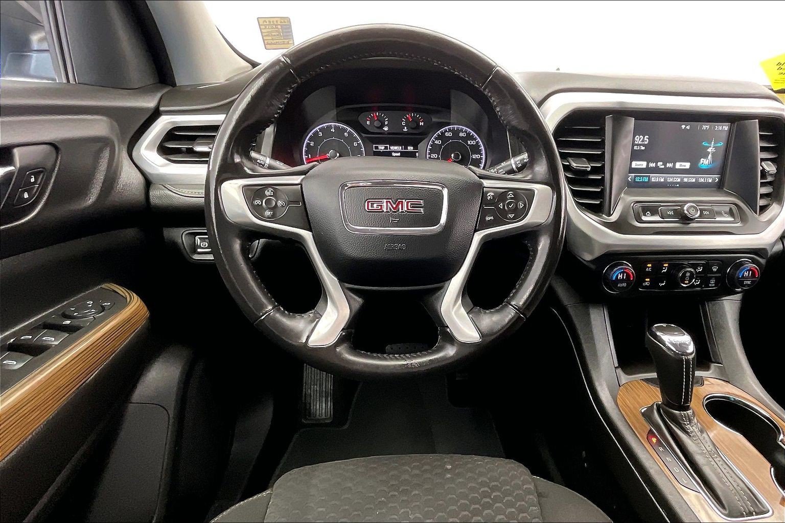 Used 2019 Iridium Metallic GMC SLE image 4