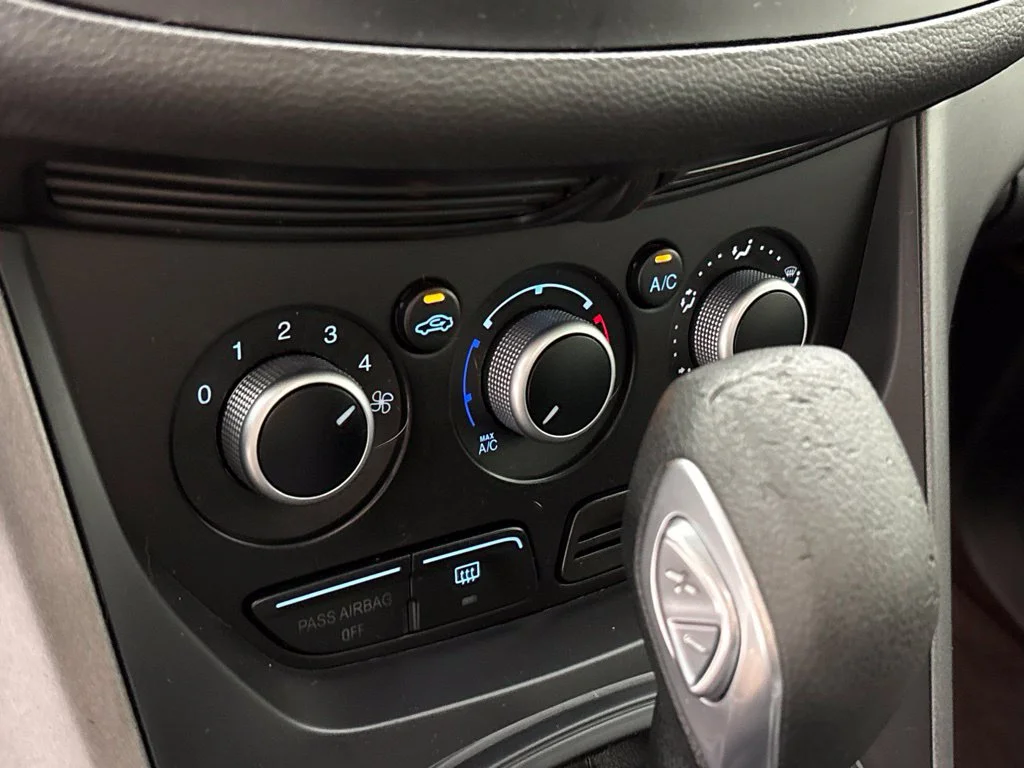 Used 2014 Orange Ford S image 41