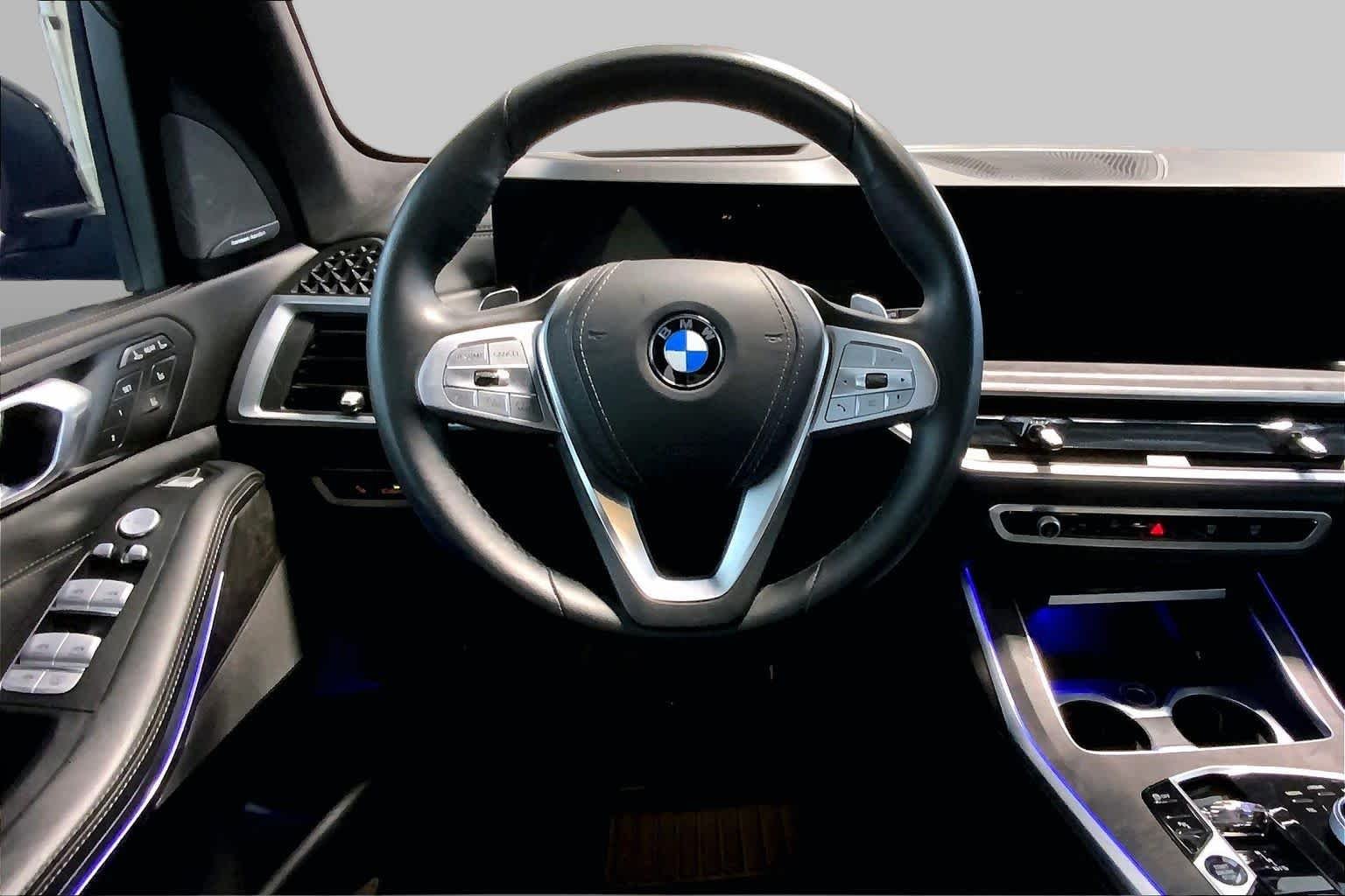 Used 2025 Black Sapphire Metallic BMW xDrive40i image 5