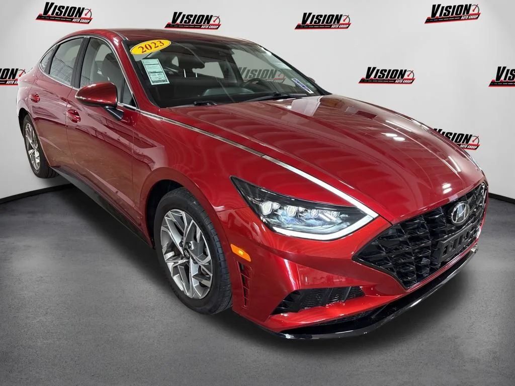 Certified Used 2023 Red Hyundai SEL image 3