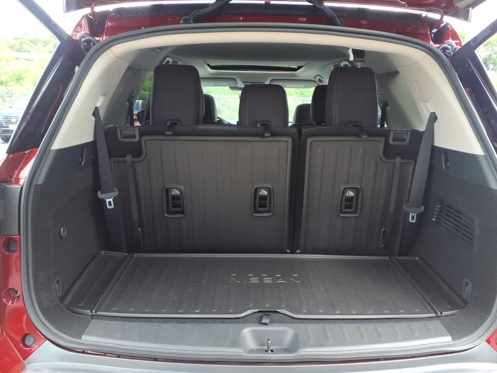 New 2026 Scarlet Ember Tintcoat Nissan Platinum image 6