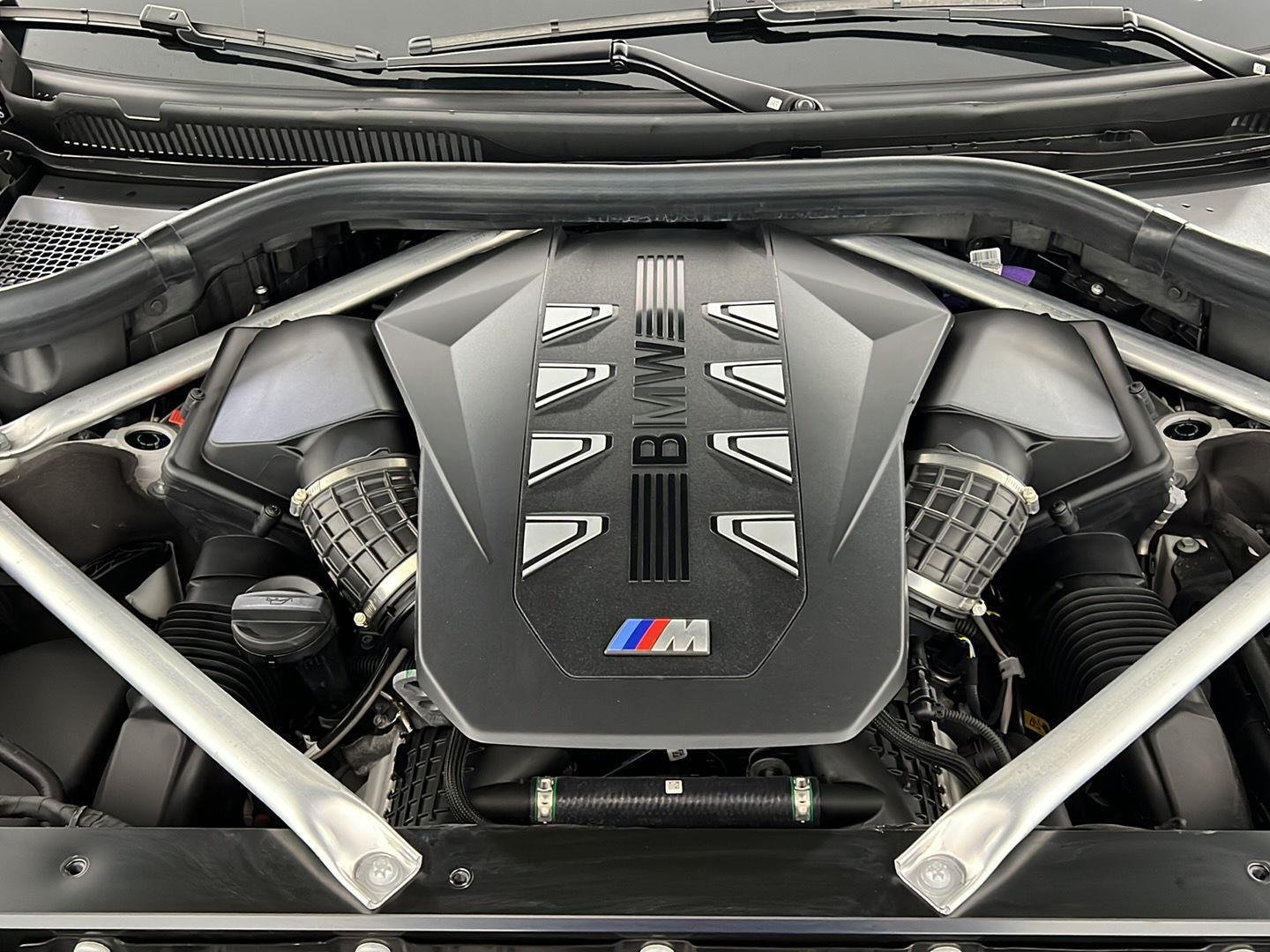 New 2026 Mineral White Metallic BMW M60i image 25