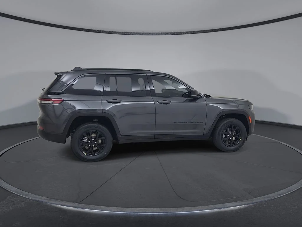New 2026 Baltic Gray Metallic Clear-Coat Exterior Paint Jeep Altitude image 16