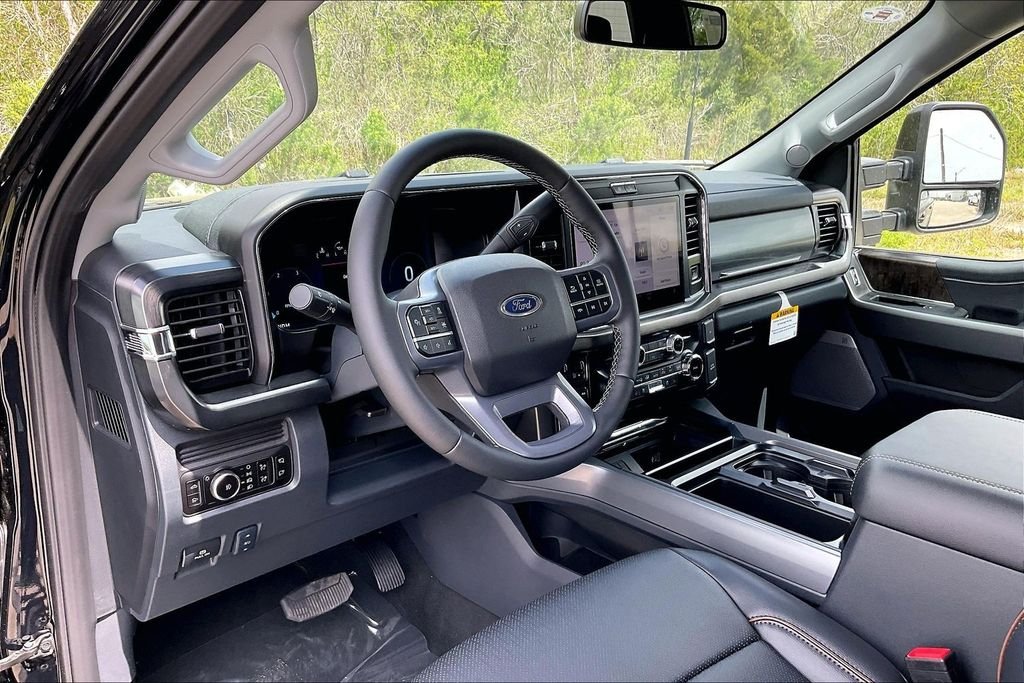 New 2026 Ford Super Duty F-250 Lariat 4D Crew Cab