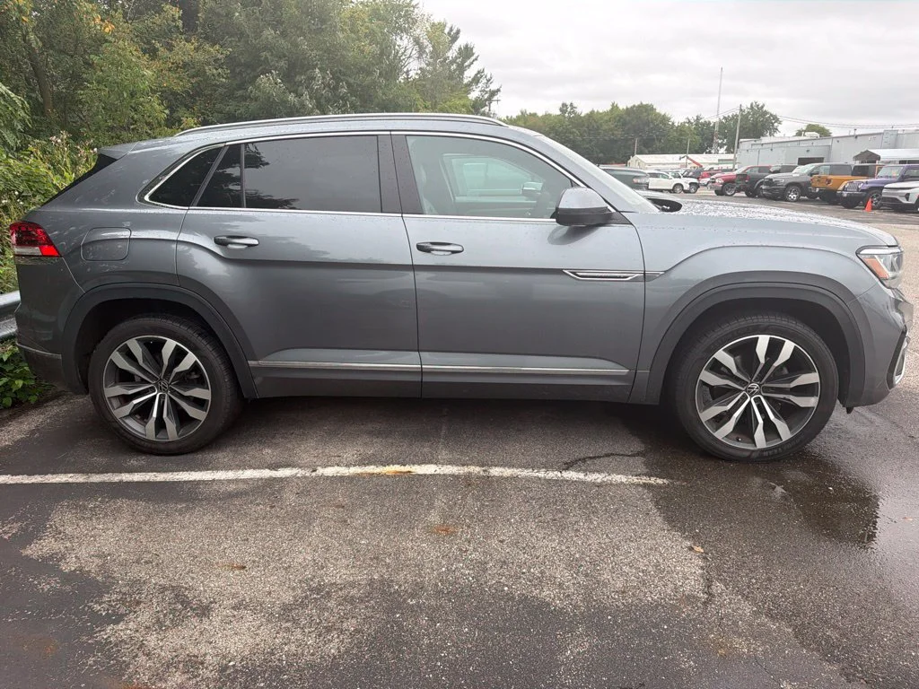 Used 2020 Gray Volkswagen 3.6L V6 SEL R-Line image 3