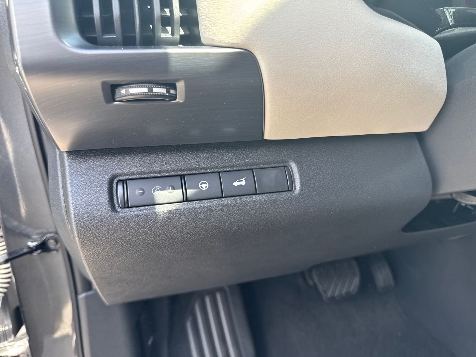 New 2026 Nissan Pathfinder SL 4D Sport Utility