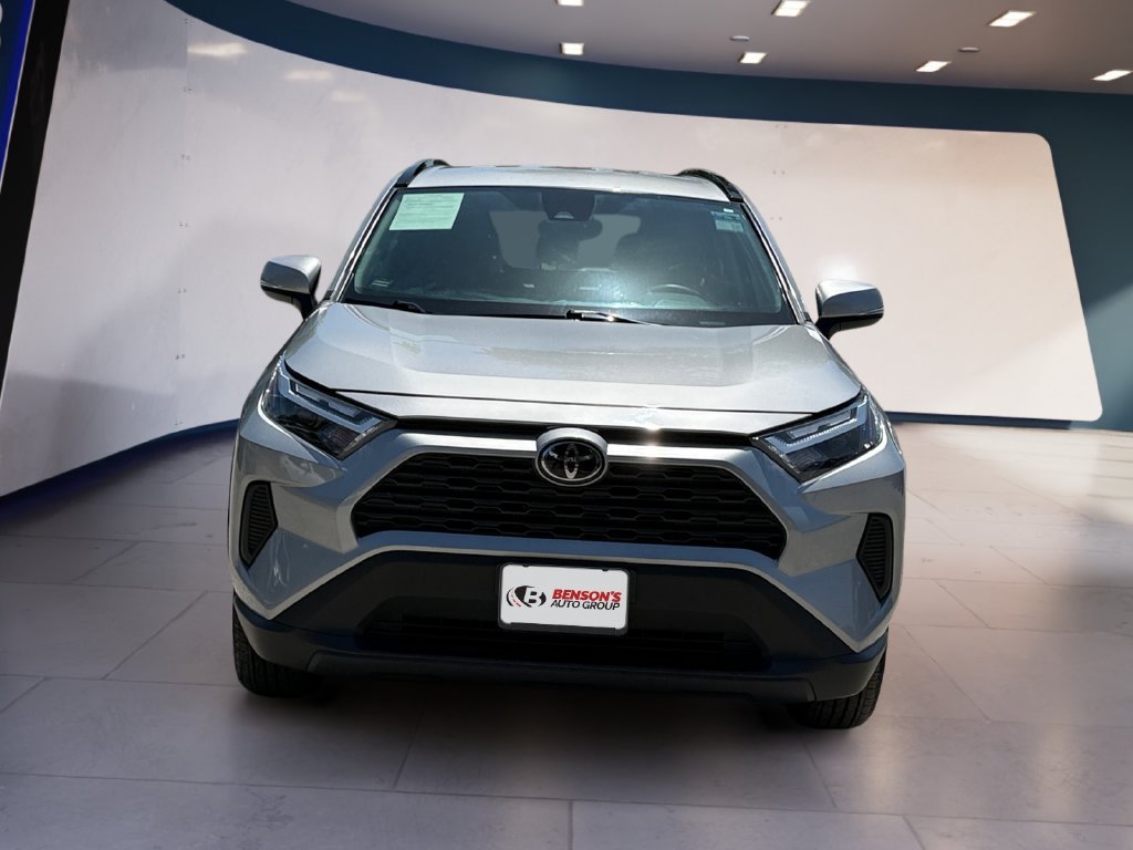 Used 2025 Silver Toyota XLE image 8