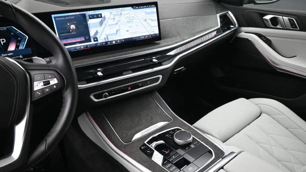 Certified Used 2025 Black BMW sDrive40i image 8