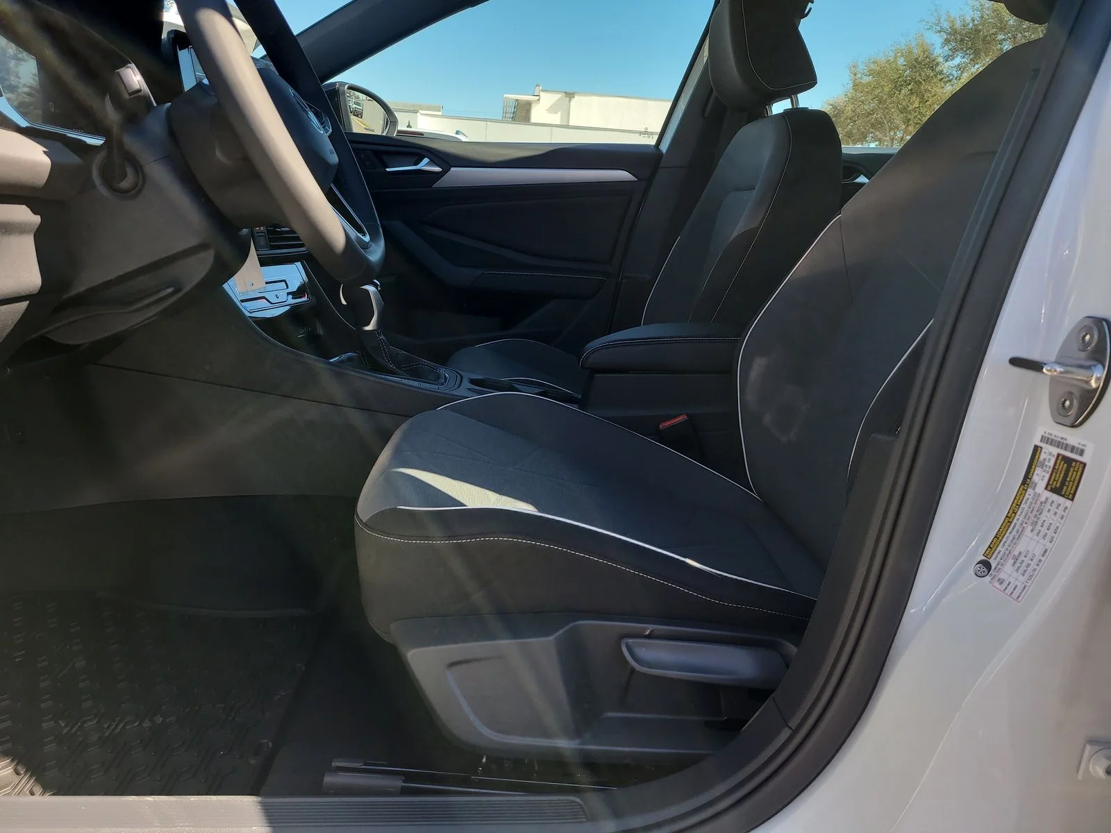 New 2026 Pure White Volkswagen 1.5T Sport image 17